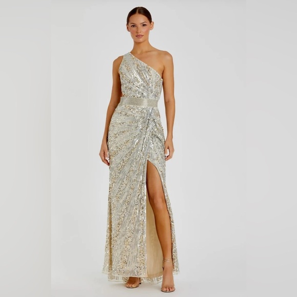 MAC DUGGAL
Silver Sequined One Shoulder Draped Lace Up Gown size 8 NWT - Picture 6 of 12